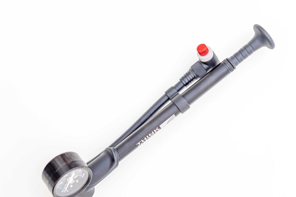 Bomba de alta pressão para enchimento de amortecedores de bicicleta