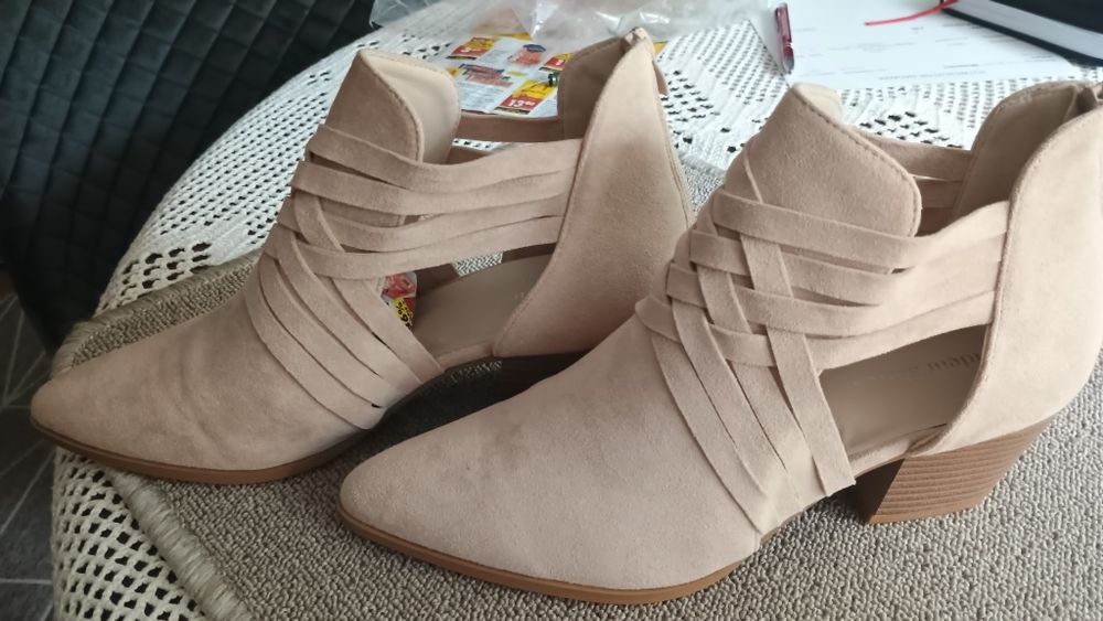Buty damskie nowe zamszowe