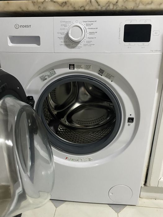 Vendo maquina de lavar roupa 7kgs