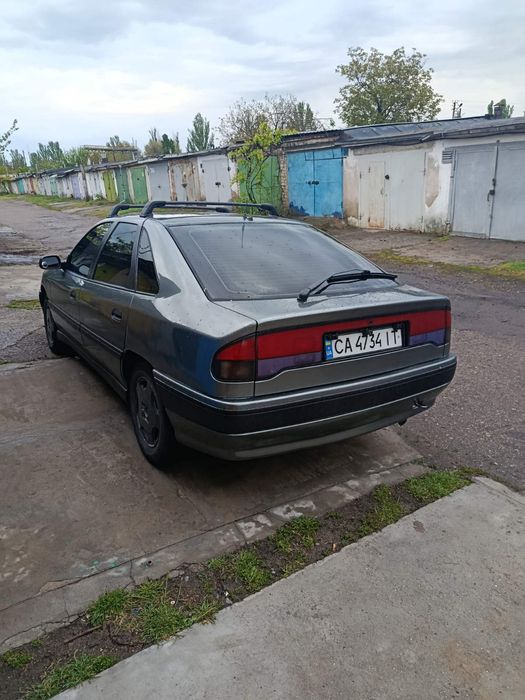 Renault Safrane.