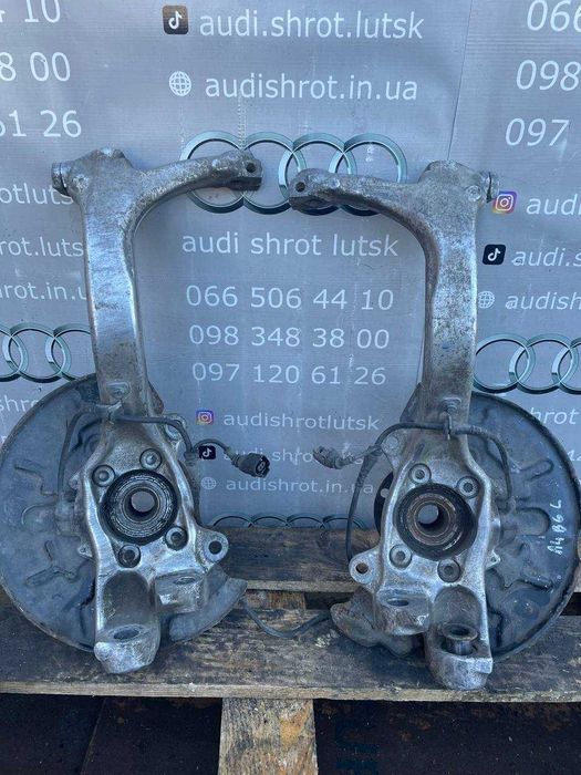 Цапфа передня (поворотний кулак) Audi A4 B6 B7 / А4 Б6 Б7 (ліва/права)