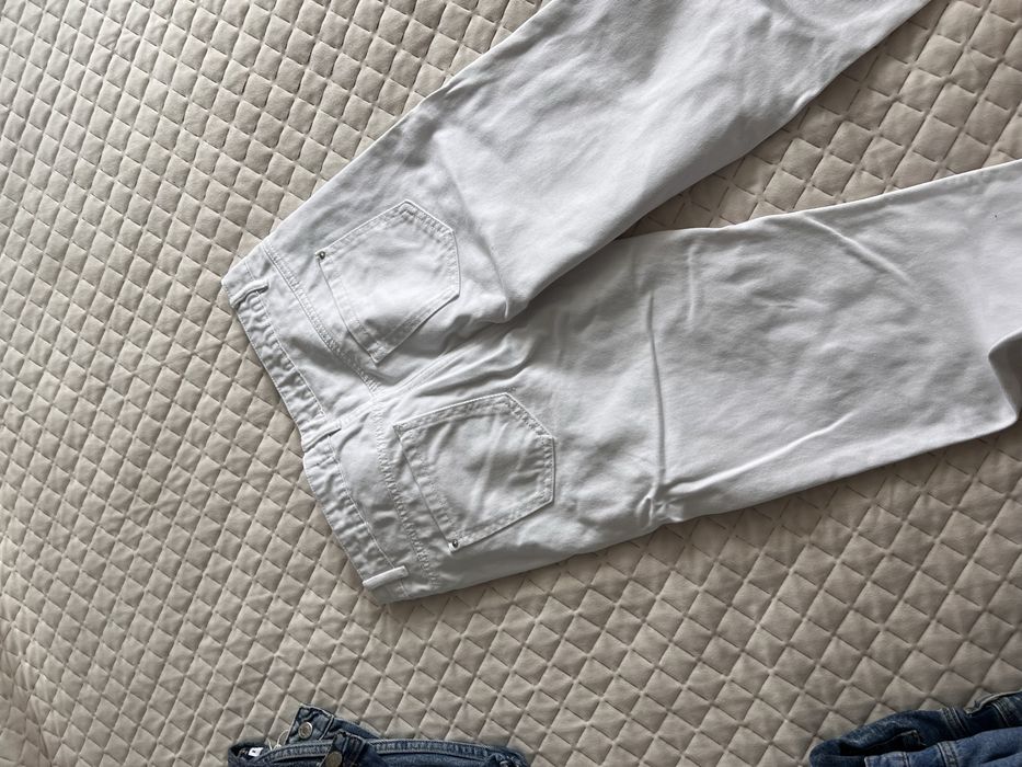 Продам білі джинси MOHITO