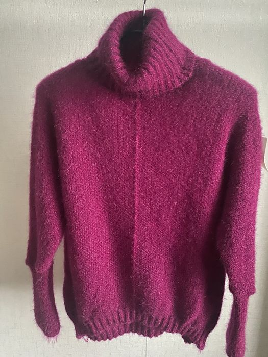 Стильні теплі  светри виробник Італія