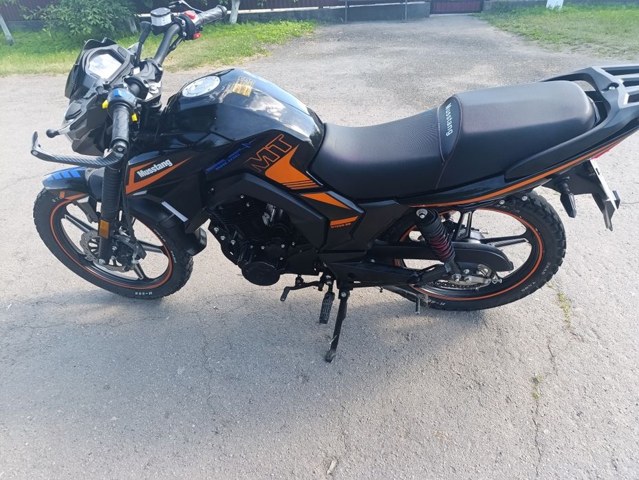 Продам Мустанг 250