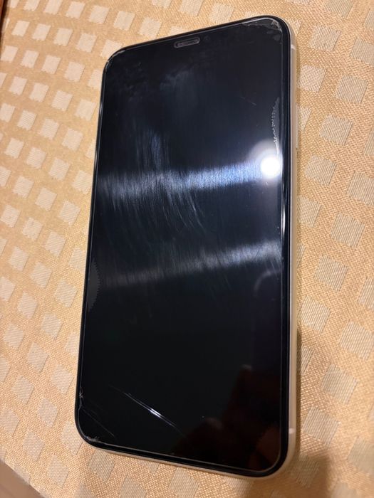 IPhone 11 de 64GB WHITE