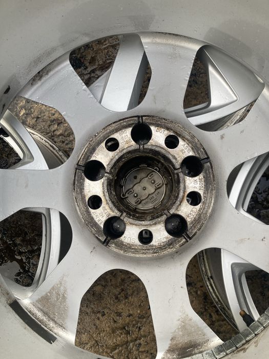 Диск audi q5 8r0 8x17 et39 8r0601025g