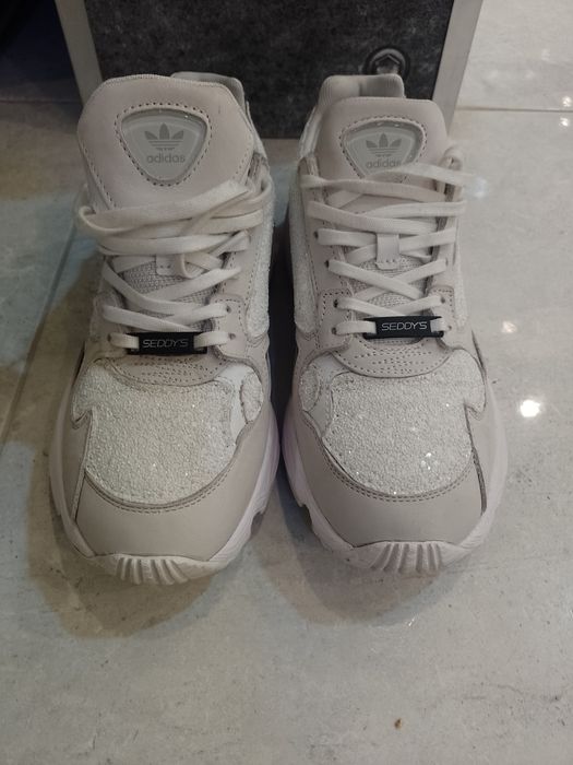 Sneakersy adidas Falcon