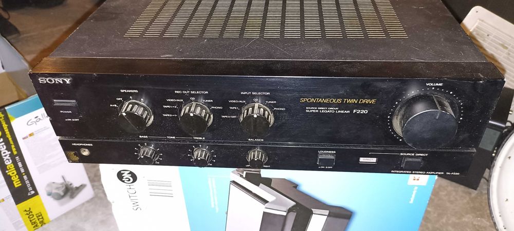 Wzmacniacz Sony TA-F220