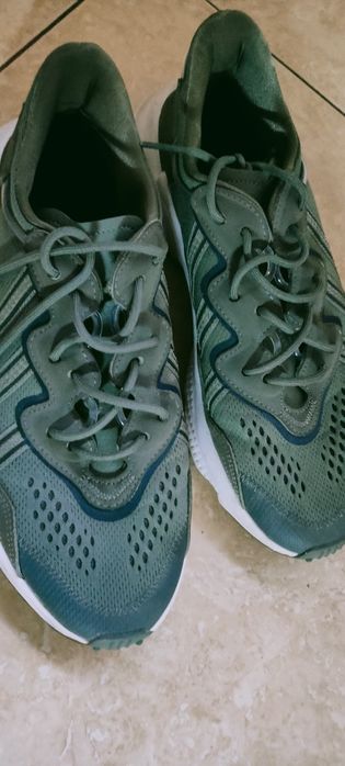 Sapatilhas Adidas OZWEEGO tamanho 44 2/3