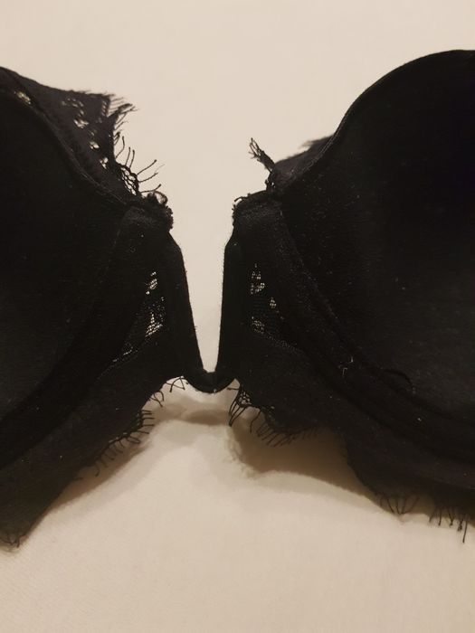 Stanik czarny koronka