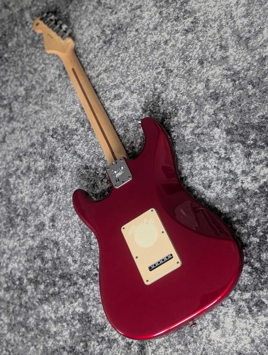 Электрогитара Fender American Stratocaster - Chrome Red