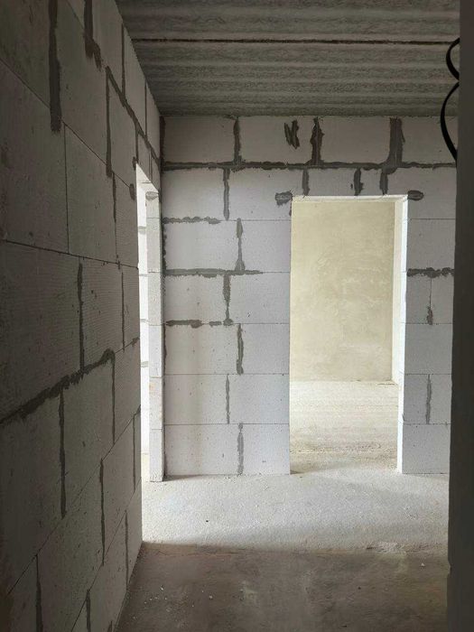 ЗДАНА 1 кім кв в ЦЕНТРІ. 42.9м2. Можна починати ремонт. ГАЗ Є!