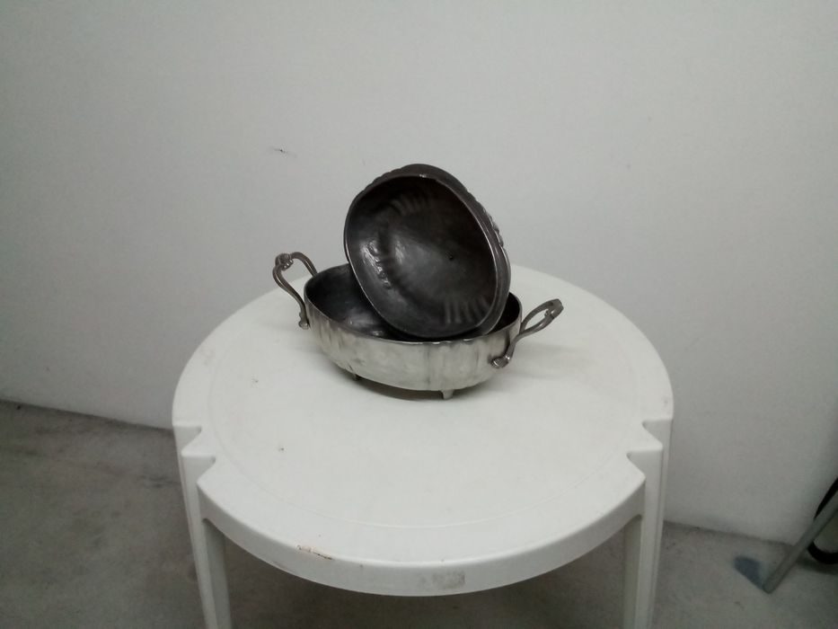 Terrina pratiada, linda peça de mesa.