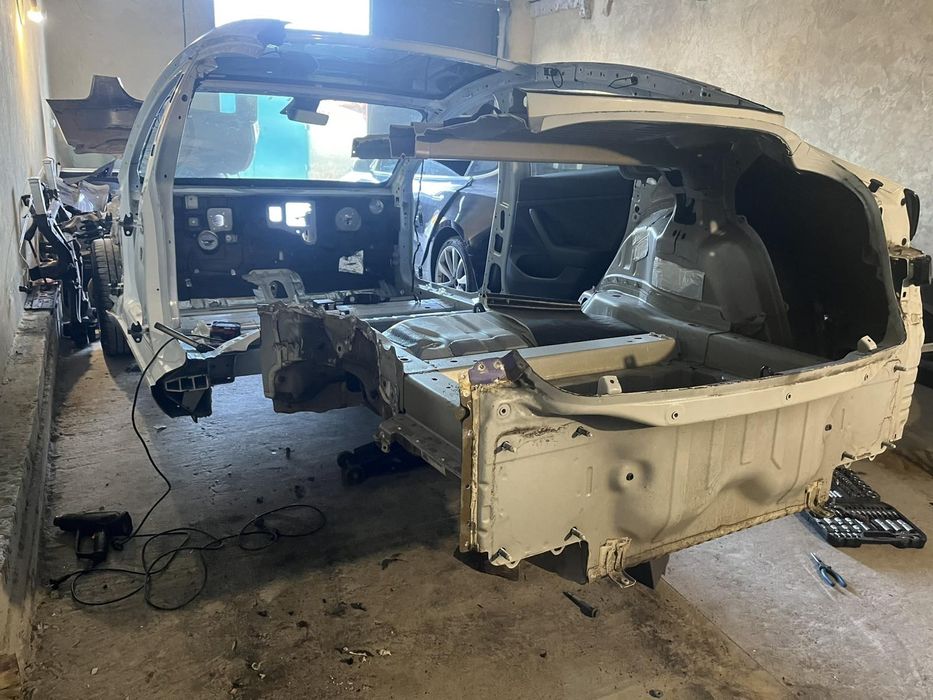 Панель з кооитом Тесла модел 3