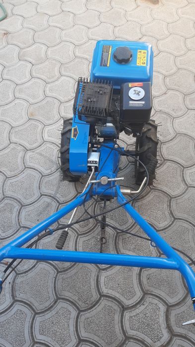 Мотоблок ,,ВОЛЫНЬ,, БМВ-900 + прицеп к нему.