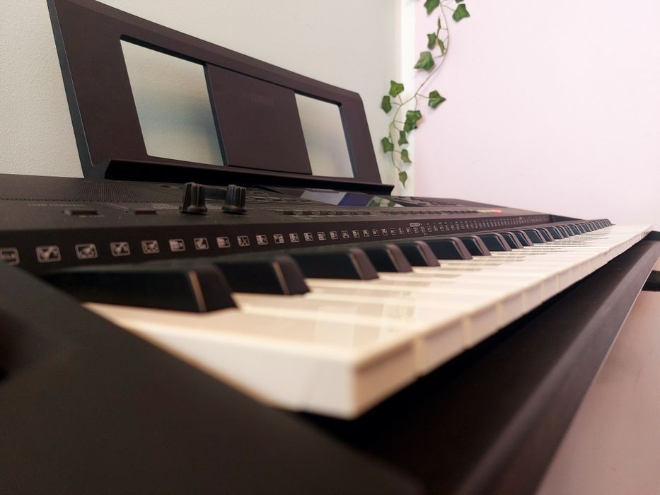 Keyboard Yamaha PSR E453