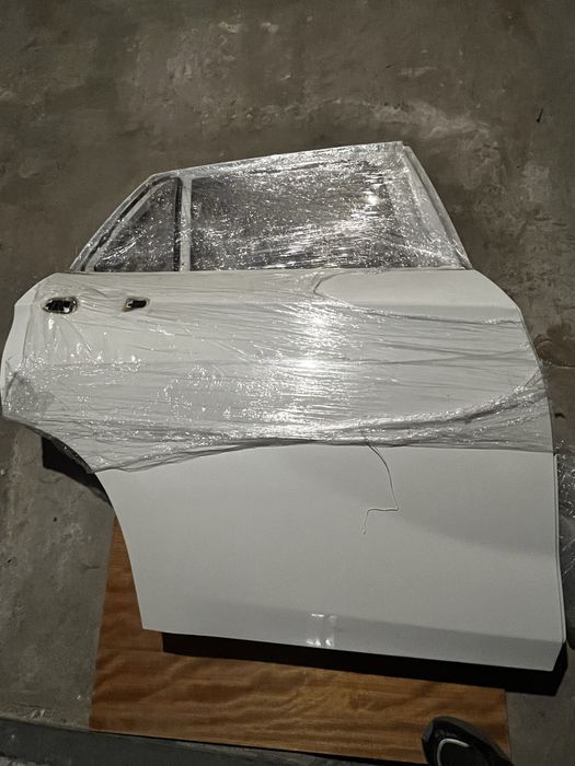 Задня права дверь БМВ BMW X1 e84