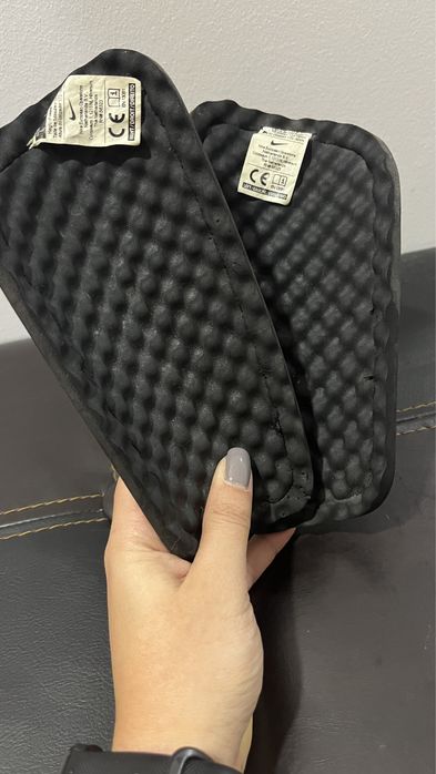 Caneleiras Nike Mercurial