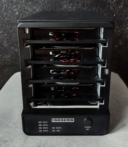 Zewnętrzna obudowa na 4 dyski twarde marki Xystec px_2590_675