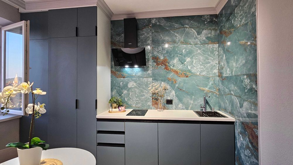 Нові Grey Apartment з чудовою панорамою на гори та  місто! 3 місця!