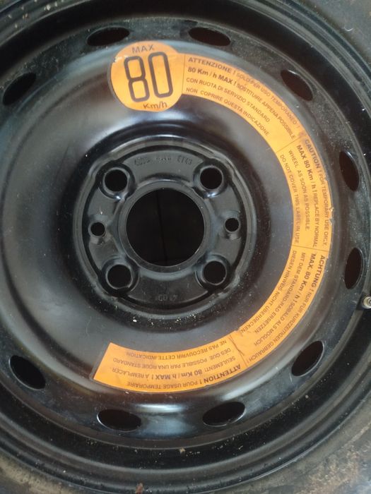 Vende-se 3 pneus seminovos