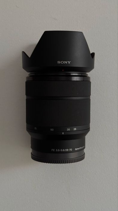 Lente Sony FE 28-70mm f/3.5-5.6 OSS — Como Nova / Impecável