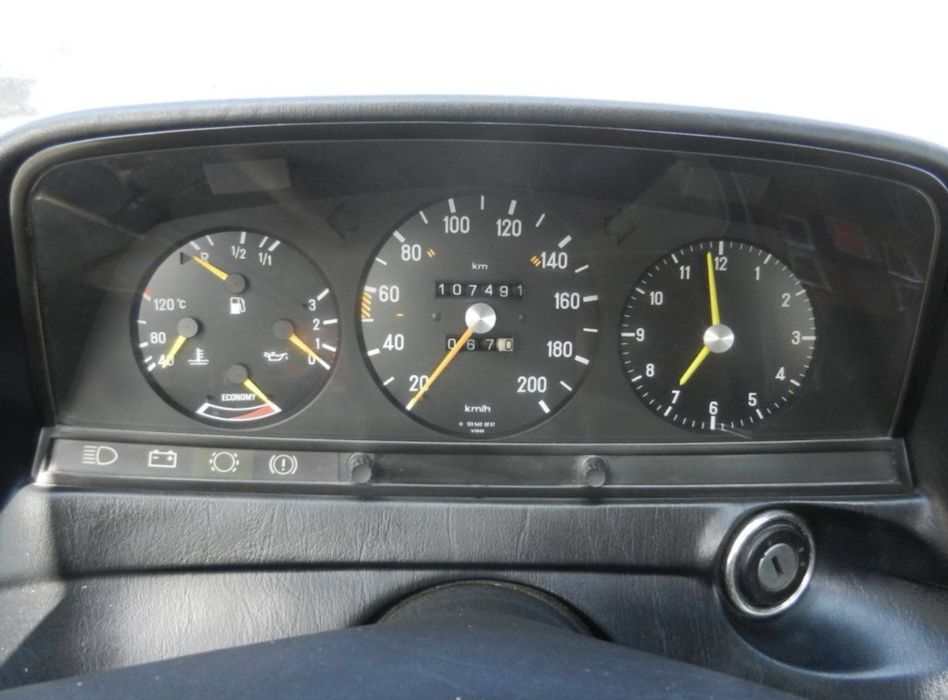 Mercedes W123 Coupe 230