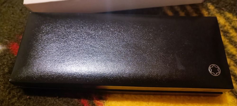 Caneta esferográfica Montblanc Boheme Rouge vintage com detalhes em ou