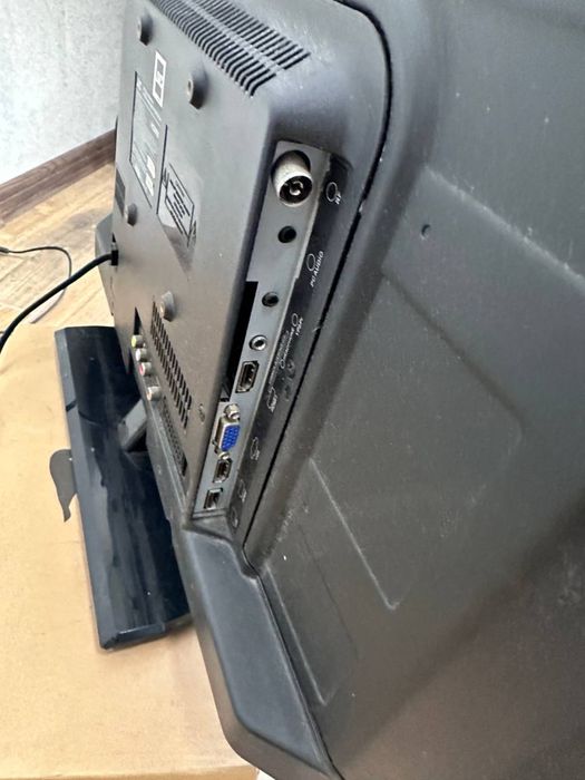 Монітор JVC (24 дюйми).