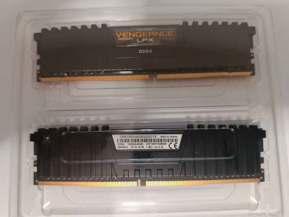 16GB = 2x Memória RAM Corsair Vengeance LPX DDR4 3200MHz PC4-25600 8GB CL16 em preto