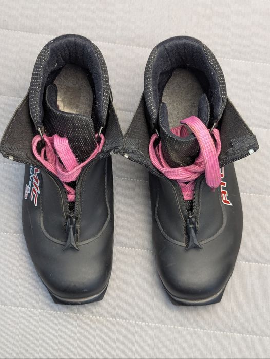 Черевики для бігових лиж Atomic Mover 20 розмір 38
розмір 38
устілка 2