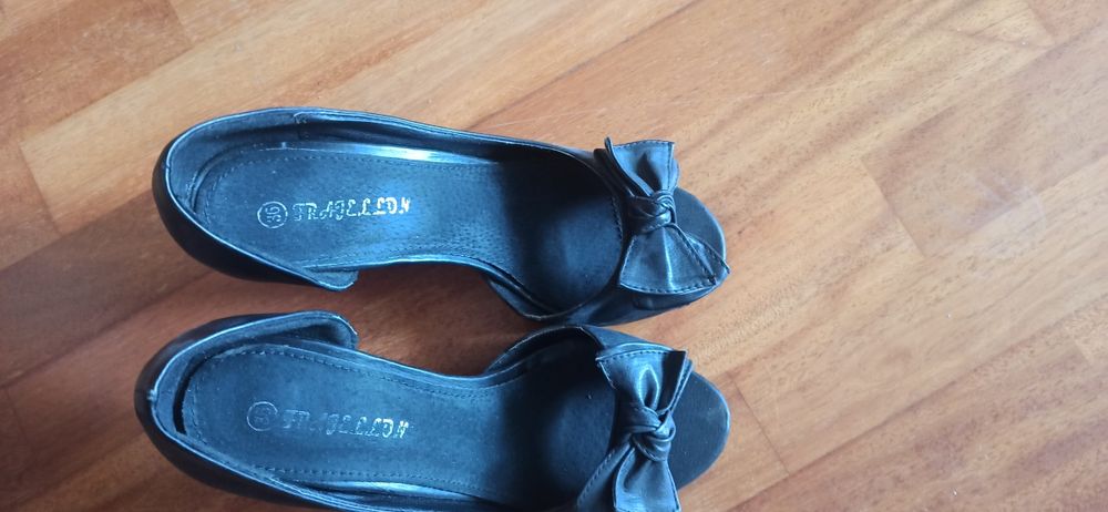 Buty na obcasie roz 36
