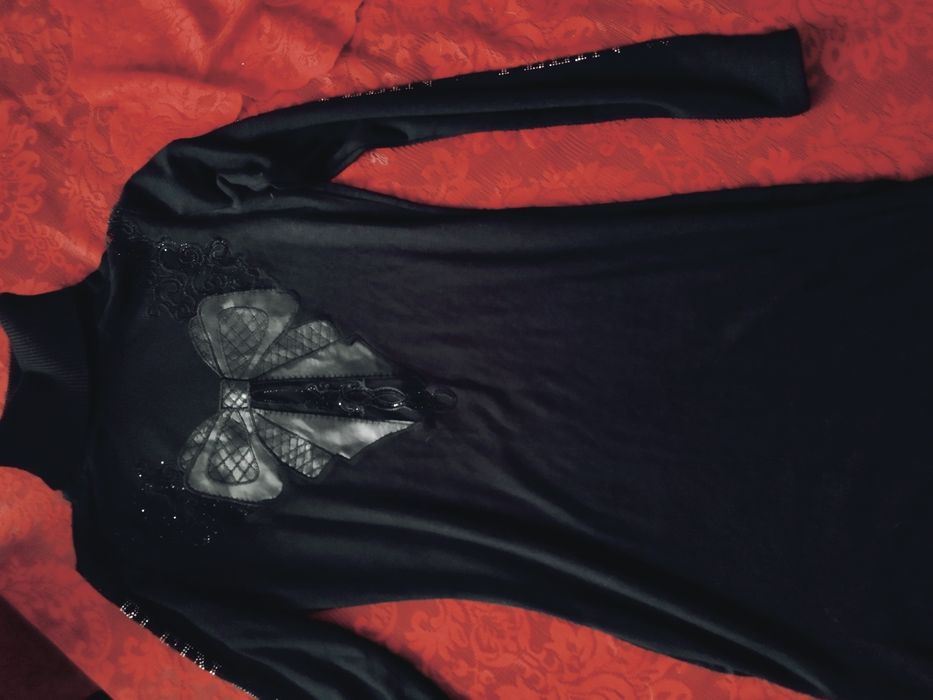 Sukienka z pięknymi plecami