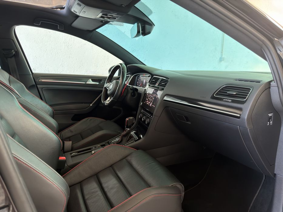 VW Golf 7.5 GTI DSG - Desde 375€ Mês