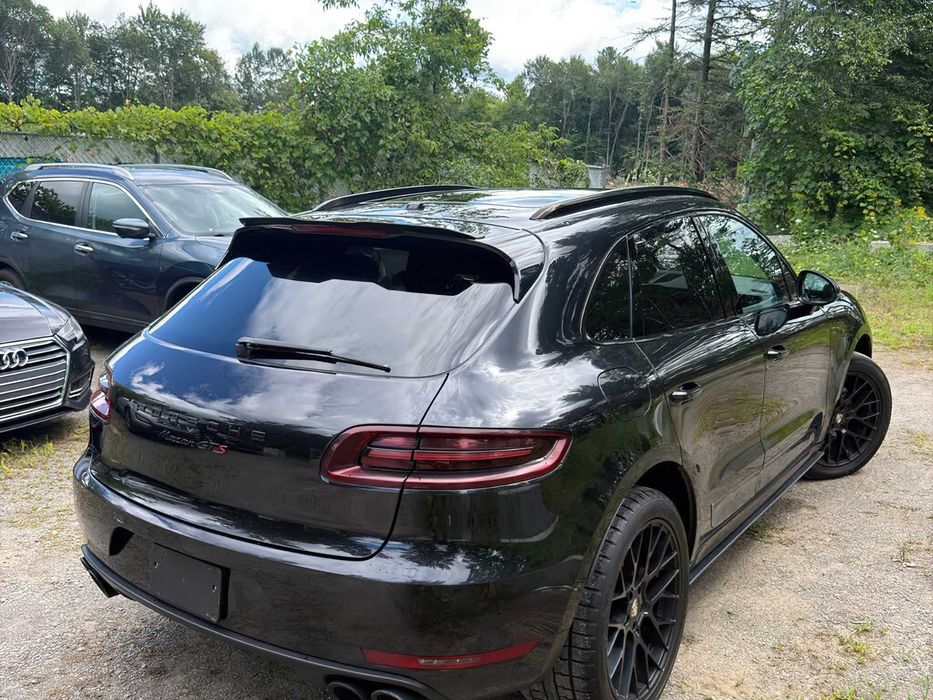Porsche Macan      2017
