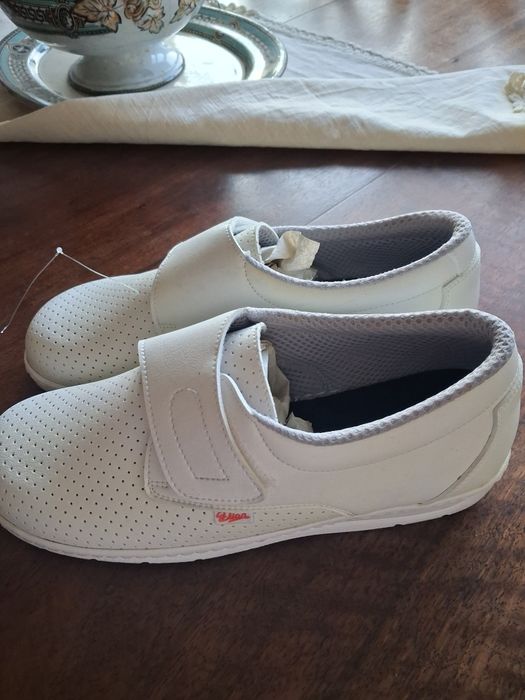 Sapatos de trabalho cor branca