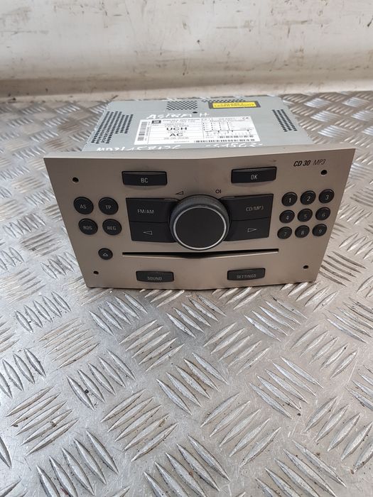 Radio 13251054 Opel Astra H 07R- Europa
