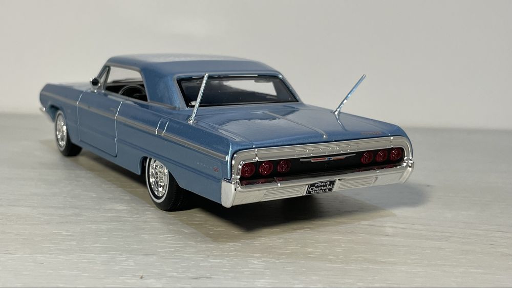 Нова машинка Chevrolet Impala SS металева колекційна модель авто