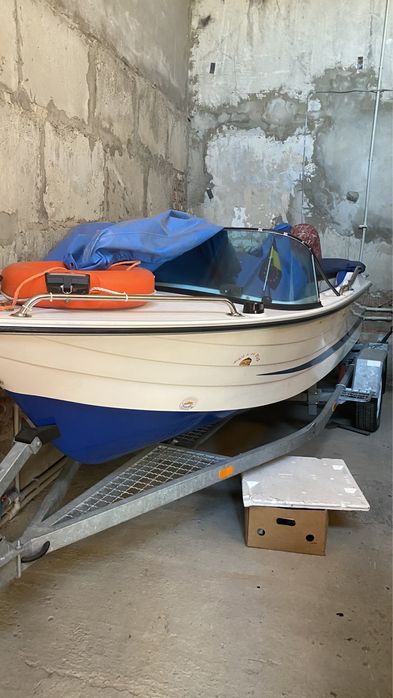 Катер лодка Італія мотор Honda 50 лафет