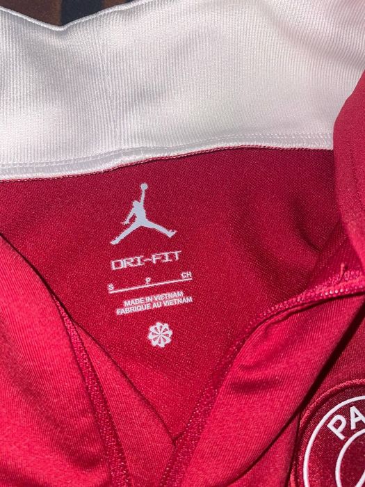 Продается кофта Nike