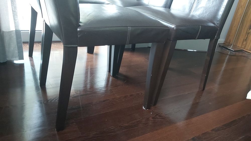 4 cadeiras em polipel muito bom estado