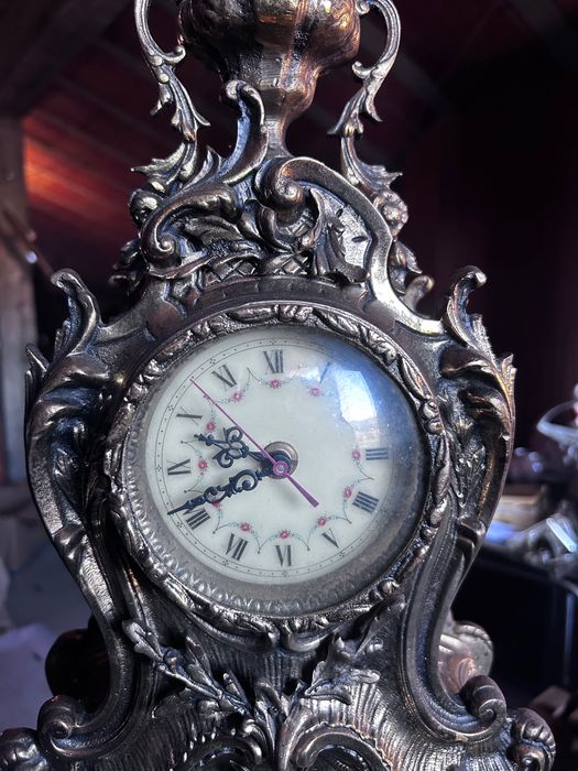 Relógio de Mesa Trabalhado - Estilo Clássico / Antigo