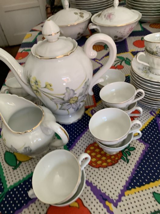 Serviços spal para 12 pessoas de chá e de jantar