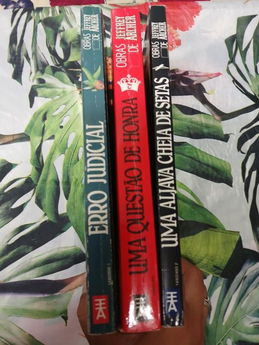 3 Livros de Jeffrey  Archer