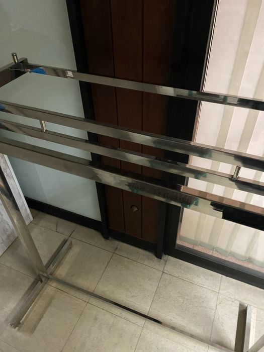 Expositor dois lados vidro