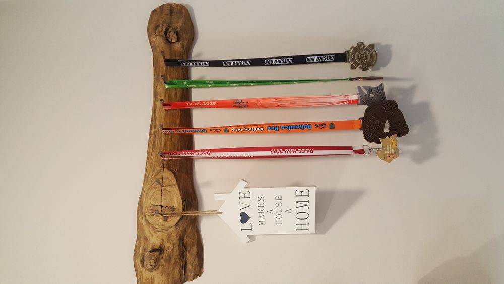 Wieszak na medale deska handmade