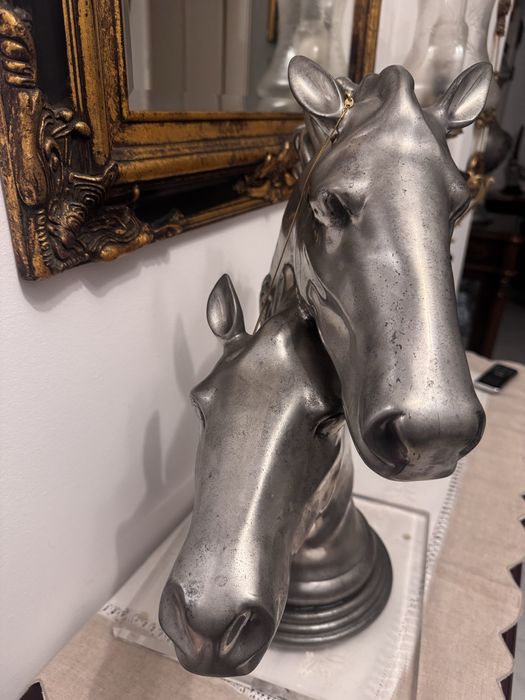 Peça decorativa em estanho