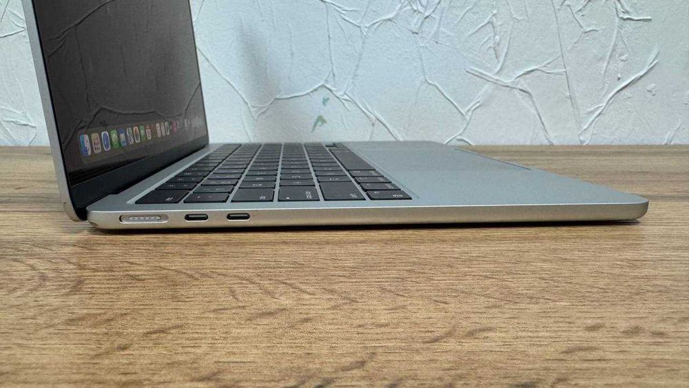 Apple MacBook Air 13.6" M3 (2024) – 16GB RAM, 256GB SSD