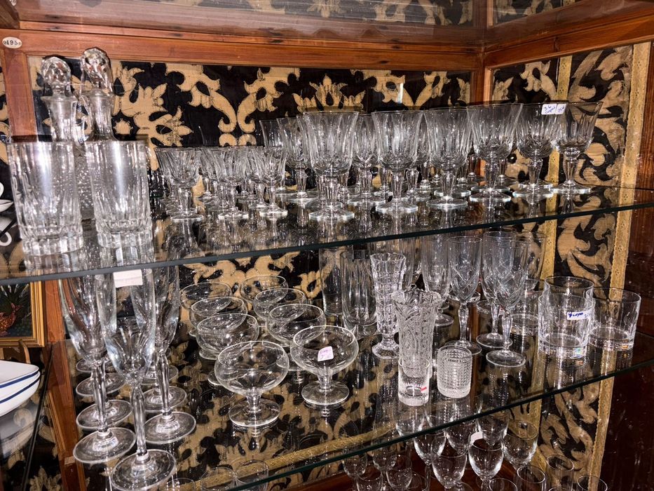 Velharias, Antiguidades, artigos de segunda-mão