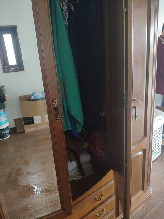 Guarda fatos + mesas cabeceira